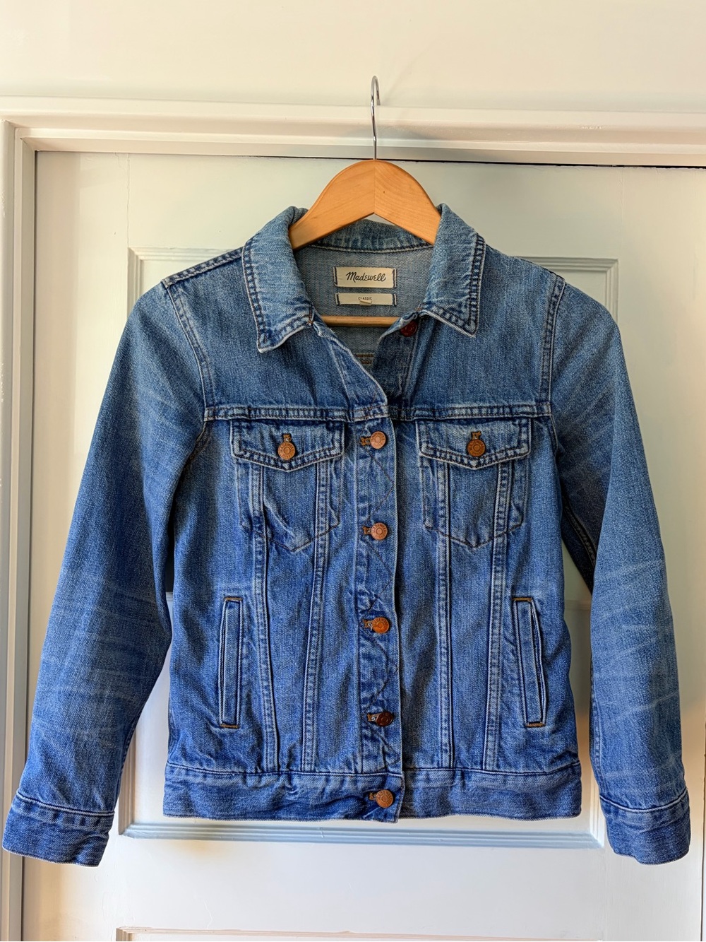 Madewell M “The Jean Jacket” in pinter wash